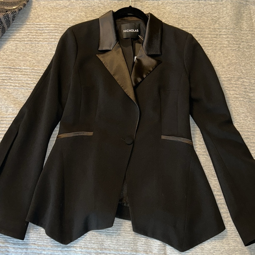 Stunning Nicholas blazer NWTS